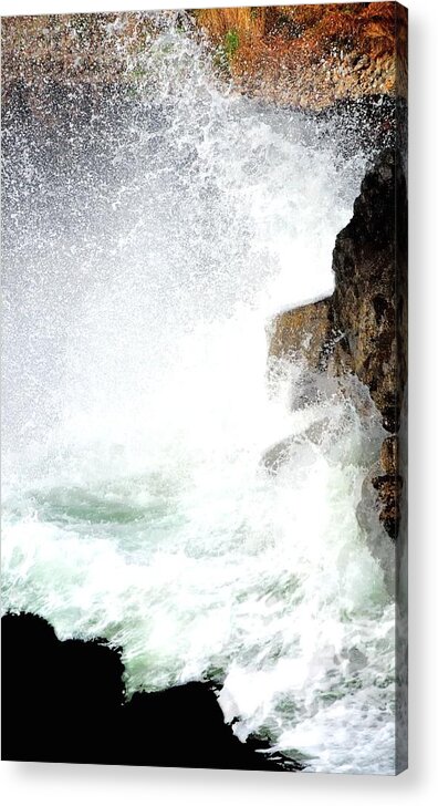 Cape Acrylic Print featuring the photograph Devils Churn Wave 21366 by Jerry Sodorff
