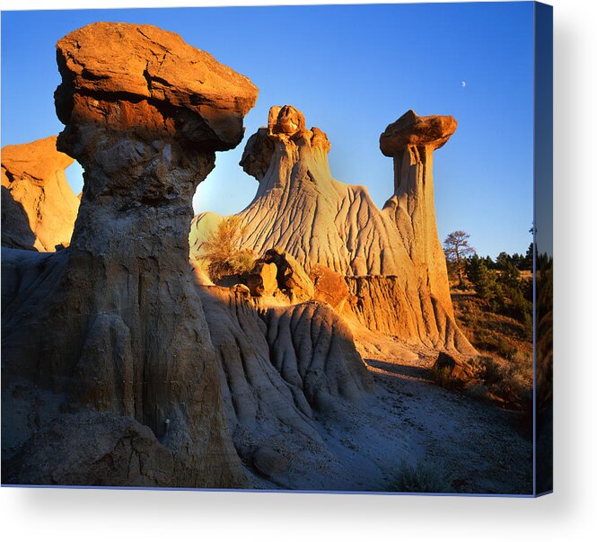 Makoshaki State Park Acrylic Print featuring the photograph Makoshaki Moonrise by Ray Mathis