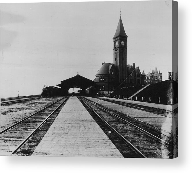 Stations Acrylic Print featuring the photograph Train at Lake Front Depot in Milwaukee - 1946 by Chicago and North Western Historical Society