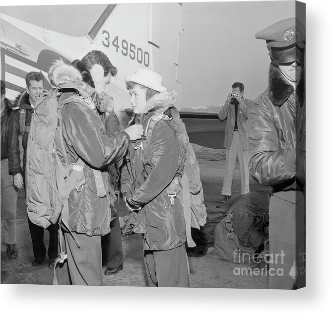 Mid Adult Women Acrylic Print featuring the photograph Eddie Fisher And Debbie Reynolds #1 by Bettmann