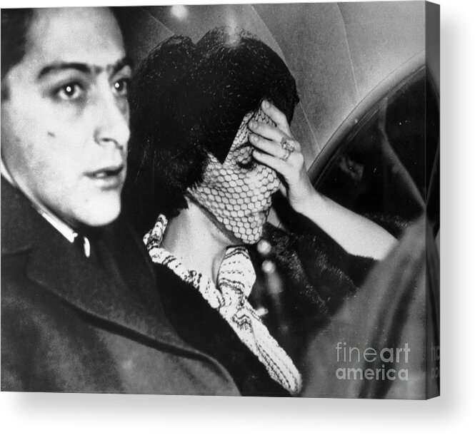 People Acrylic Print featuring the photograph Mike Todd, Jr. And Elizabeth Taylor by Bettmann