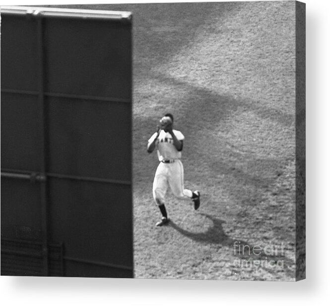 People Acrylic Print featuring the photograph Willie Mays Catching Baseball by Bettmann