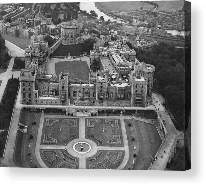 People Acrylic Print featuring the photograph Windsor Castle by Central Press