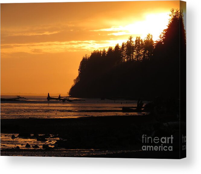 Sunset Acrylic Print featuring the photograph Grays Harbor Sunset I by Gayle Swigart