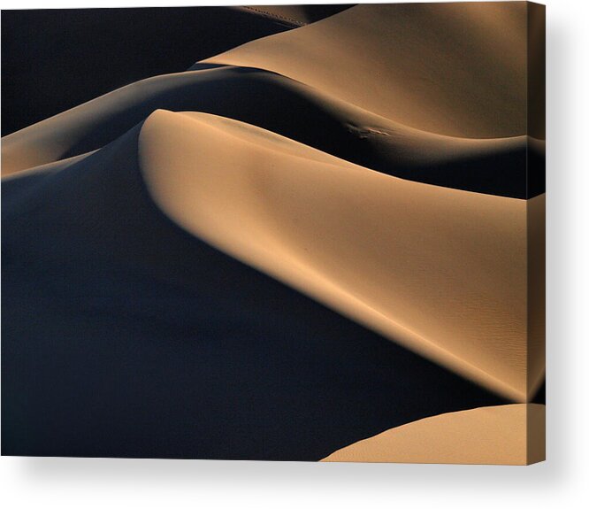 Death Valley National Park Acrylic Print featuring the photograph Sinuous Dunes by Joe Schofield