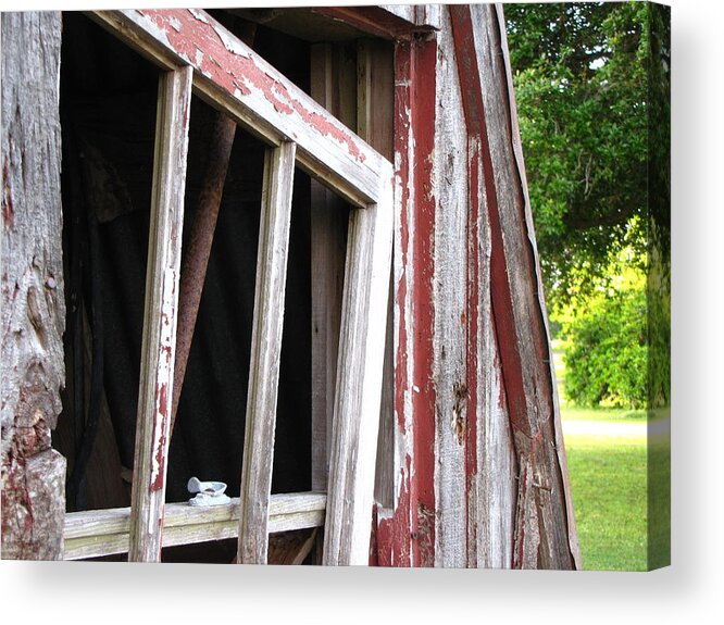 Barn Acrylic Print featuring the photograph The old barn by Beth Vincent