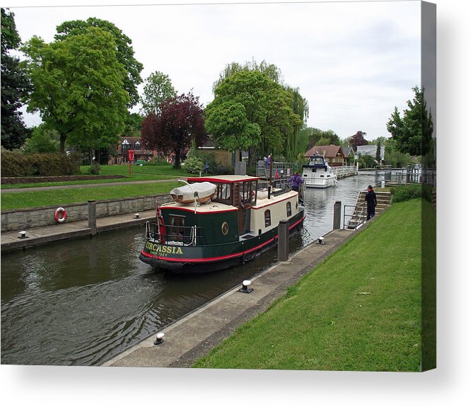 Narrow Boat Acrylic Print featuring the photograph The Thames at Penton Hook Lock by Jayne Wilson