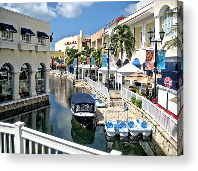 Cancun Acrylic Print featuring the photograph Cancun Shopping by Rob Green