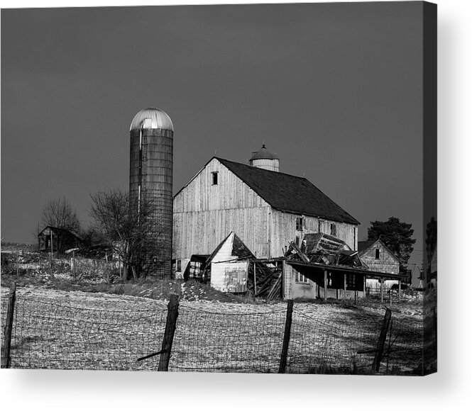 Rural America Acrylic Print featuring the photograph Old Barn 1 by Paul Ross