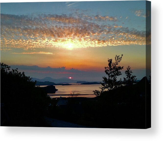 Sunset Acrylic Print featuring the photograph Isle of Skye Sunset by Shirley Galbrecht