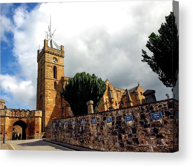 Scotland Acrylic Print featuring the photograph Linlithgow Palace Entrance by Richard Thomas