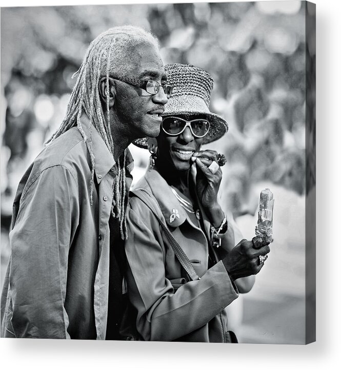 Love People Streets Of Nyc B&w Portrait Moment Street Performer Audience Acrylic Print featuring the photograph People Of Nyc by Verdon