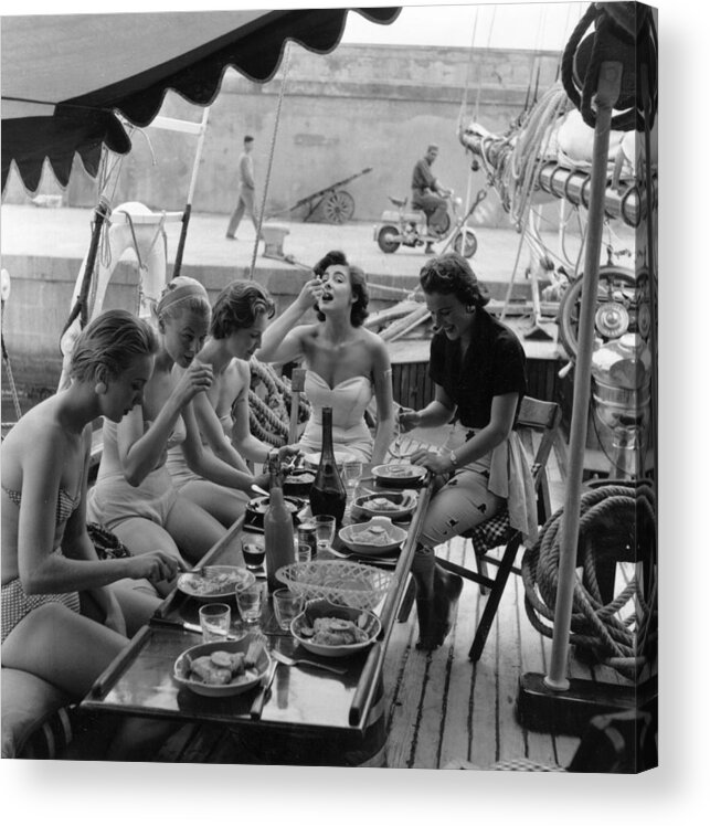 1950-1959 Acrylic Print featuring the photograph Lunch Time by Bert Hardy