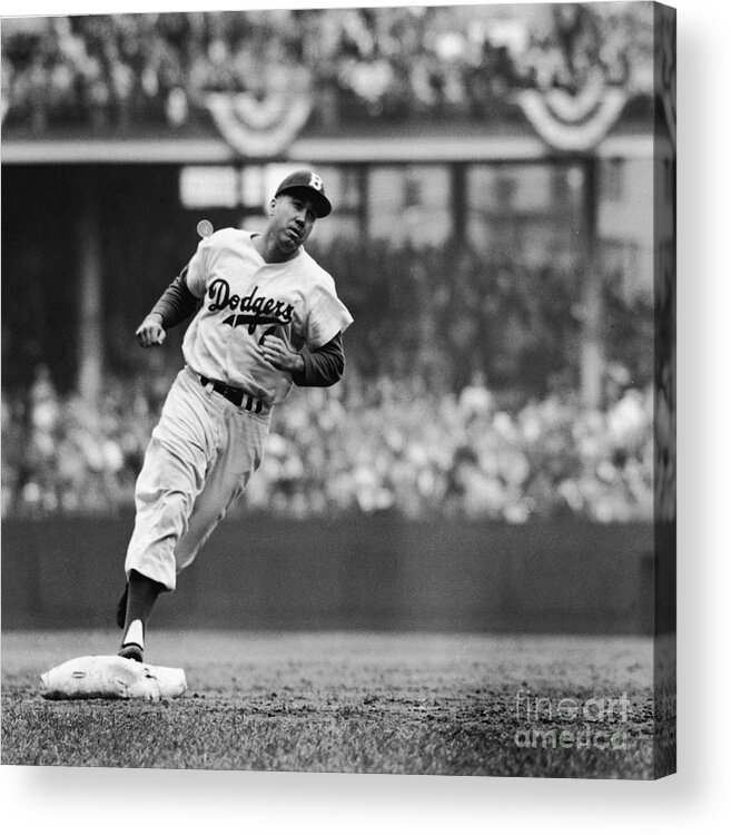 Sweater Acrylic Print featuring the photograph Duke Snider Runs The Bases by Robert Riger