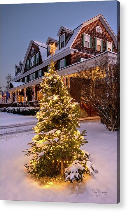 Christmas Tree Acrylic Print featuring the photograph Christmas Tree and Crafts Inn #5520 by Dan Beauvais