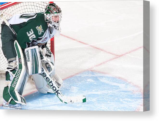 Professional Sport Canvas Print featuring the photograph Everett Silvertips v Vancouver Giants #1 by Derek Leung