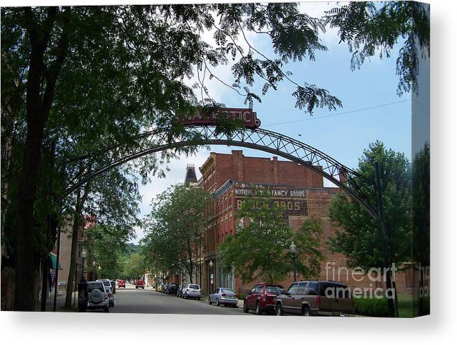 Chillicothe Canvas Print featuring the photograph Second Street #2 by Charles Robinson