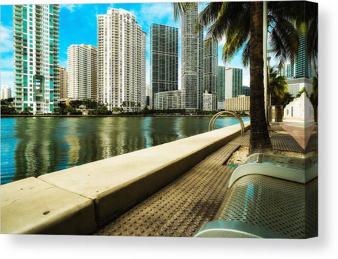 Architecture Canvas Print featuring the photograph Downtown Miami by Raul Rodriguez