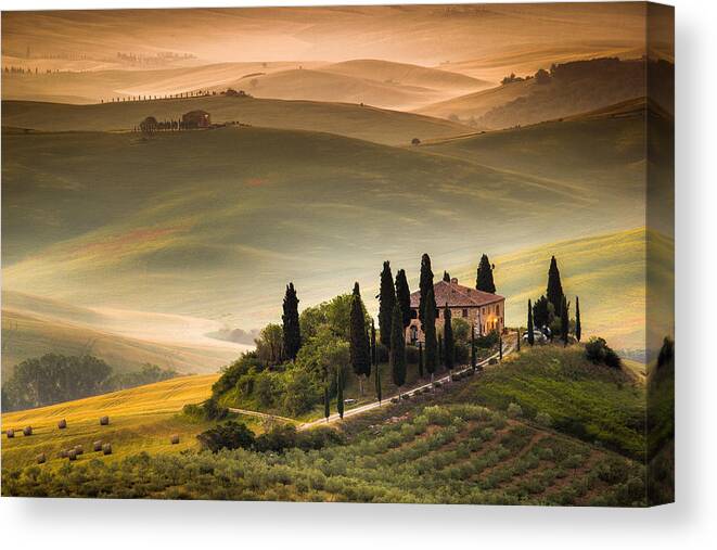  Italian Canvas Print featuring the photograph 6 A.M. in Tuscany by Francesco Riccardo Iacomino