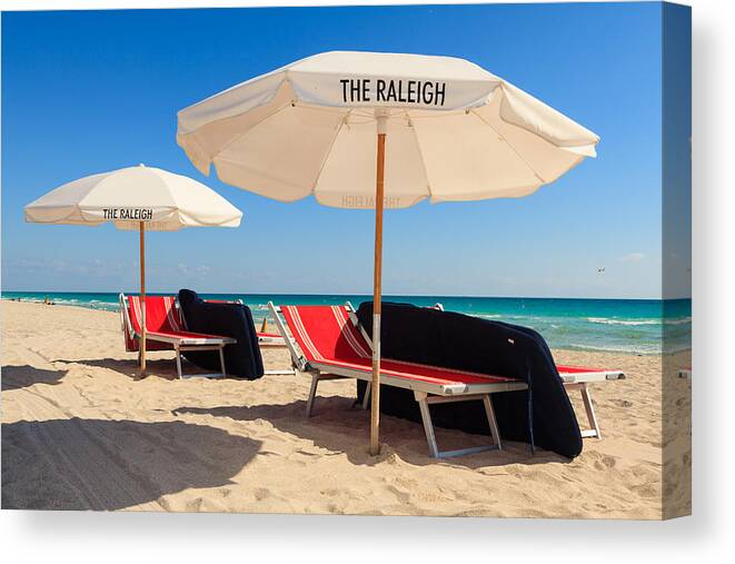 Chair Canvas Print featuring the photograph Miami Beach #6 by Raul Rodriguez