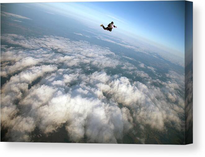 Sweater Canvas Print featuring the photograph Alone In The Sky by Flavioalmeida