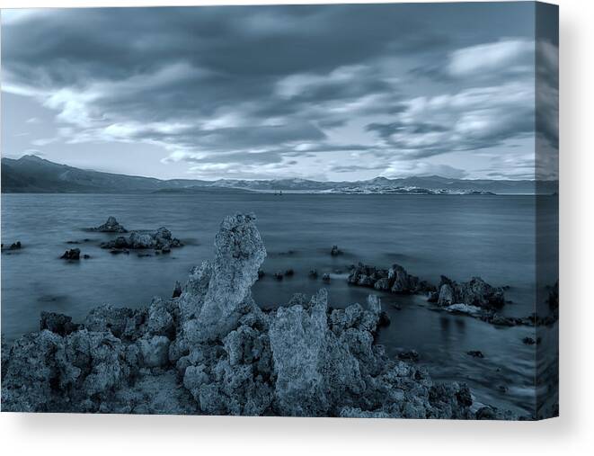 Landscape Canvas Print featuring the photograph Arriving Storm by Jonathan Nguyen