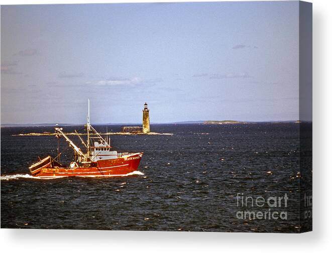 Lighthouses Canvas Print featuring the photograph Atlantic Mariner by Skip Willits