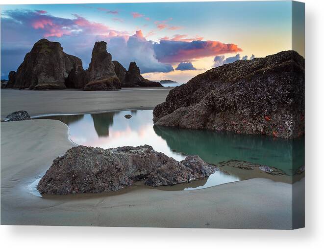 Landscape Canvas Print featuring the photograph Bandon By The Sea by Robert Bynum