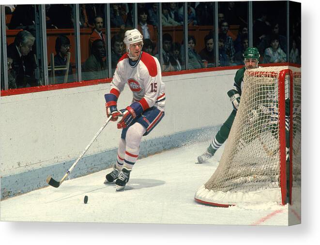 1980-1989 Canvas Print featuring the photograph Bobby Smith On The Ice by B Bennett