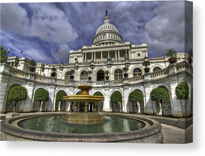 Washington Canvas Print featuring the photograph Capitol Fountain by Tim Stanley