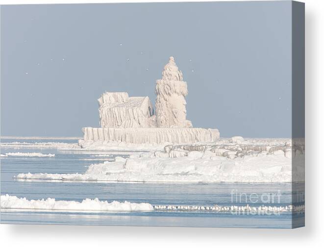 Clarence Holmes Canvas Print featuring the photograph Cleveland Harbor West Pierhead Light II by Clarence Holmes