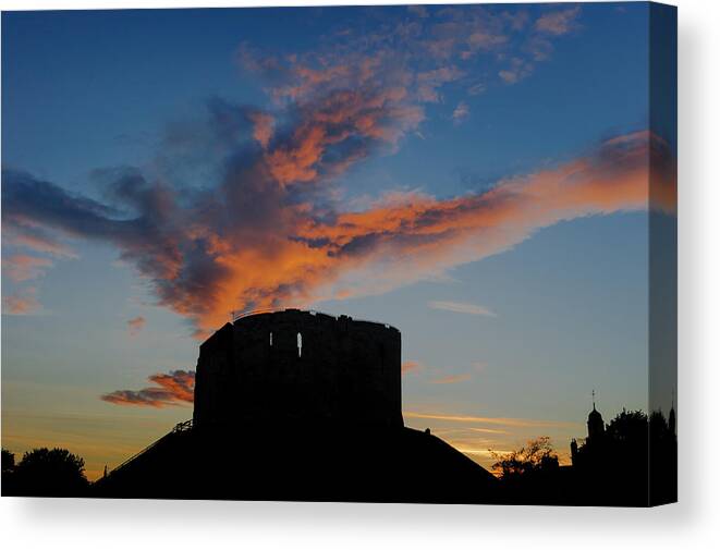 Clifford's Tower Canvas Print featuring the photograph Clifford Tower York by David Ross
