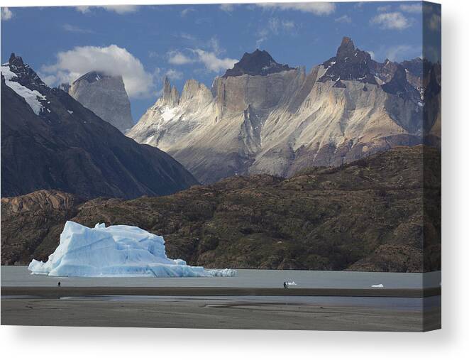 Feb0514 Canvas Print featuring the photograph Cuerno Principal And Grey Lake Torres by Matthias Breiter