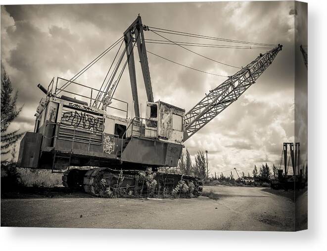 Old Canvas Print featuring the photograph Decayed Glory - 2 by Rudy Umans