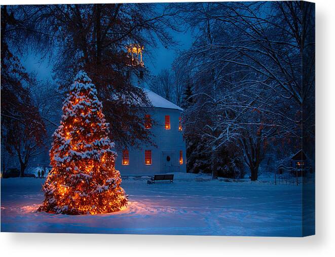 Round Church Canvas Print featuring the photograph Christmas at the Richmond round church by Jeff Folger