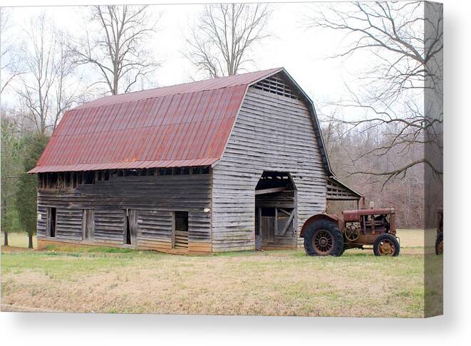 Barn Canvas Print featuring the photograph Dutch Barn in North Carolina by Bill TALICH