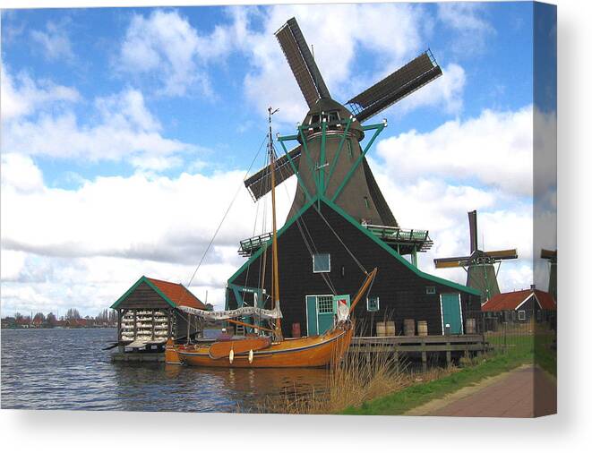 1475 Canvas Print featuring the photograph Dutch Windmill by Gordon Elwell