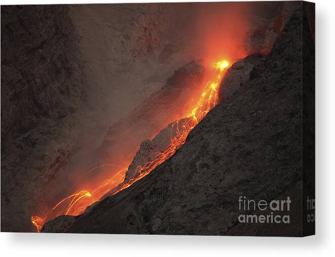 Horizontal Canvas Print featuring the photograph Extrusion Of Lava On Glowing Rockfalls by Richard Roscoe
