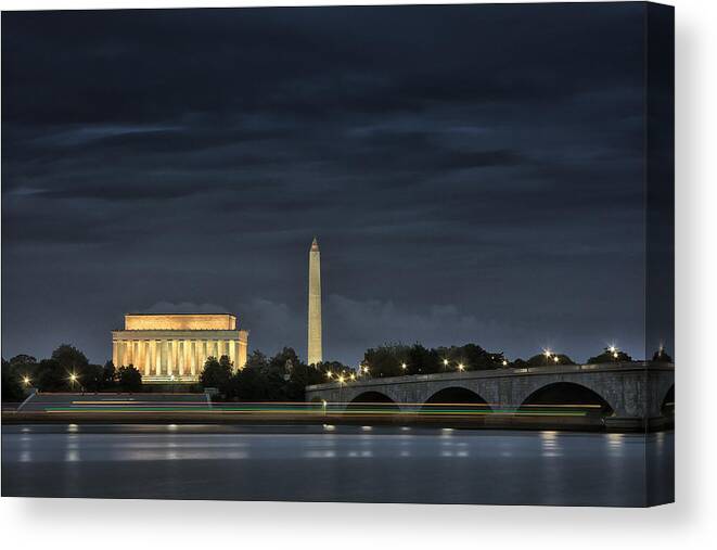 Washington Canvas Print featuring the photograph Floating By by Robert Fawcett