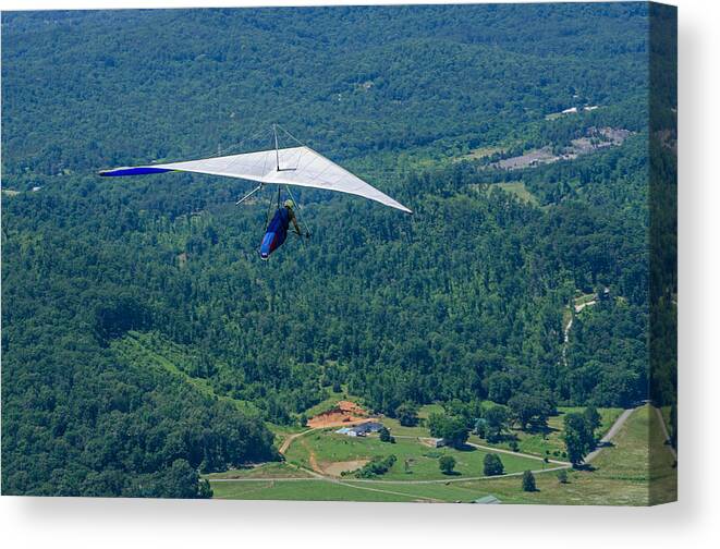 Hang Gliding Canvas Print featuring the photograph Flyin High by Susan McMenamin