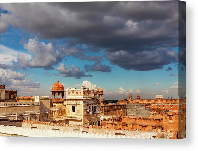 Arch Canvas Print featuring the photograph Fort Rouge De Bikaner by Guillaume Chanson