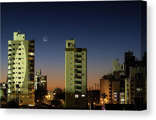 Tranquility Canvas Print featuring the photograph Full Moon by Evandro Badin -