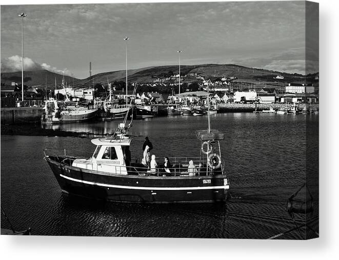 Ireland Canvas Print featuring the photograph Harbour Bound by Aidan Moran