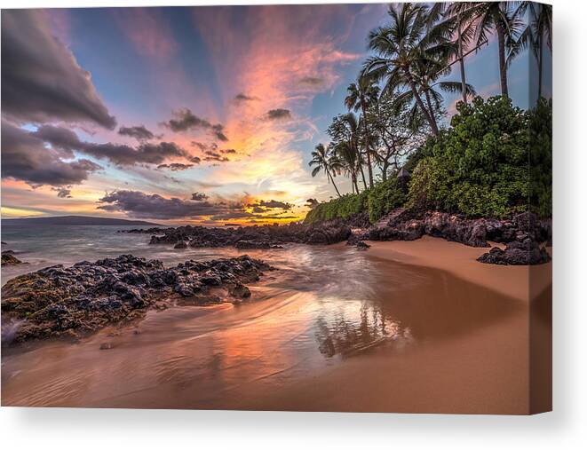 Secret Cove Canvas Print featuring the photograph Hawaiian Sunset Wonder by Pierre Leclerc Photography