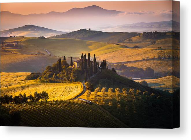 Podere Belvedere Canvas Print featuring the photograph Hills and houses by Stefano Termanini