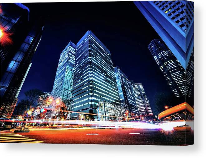 Land Vehicle Canvas Print featuring the photograph Hot Corner by Hidehiko Sakashita