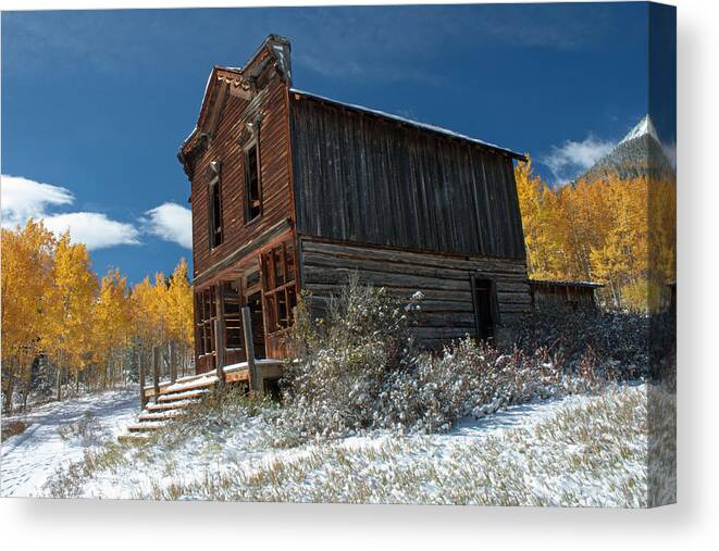  Canvas Print featuring the photograph Hotel by Jeff Welton