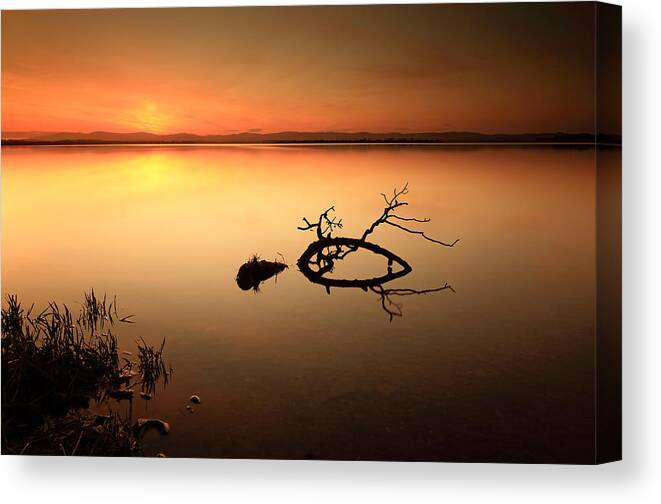 Sunset Canvas Print featuring the photograph Loch Leven Sunset by Grant Glendinning