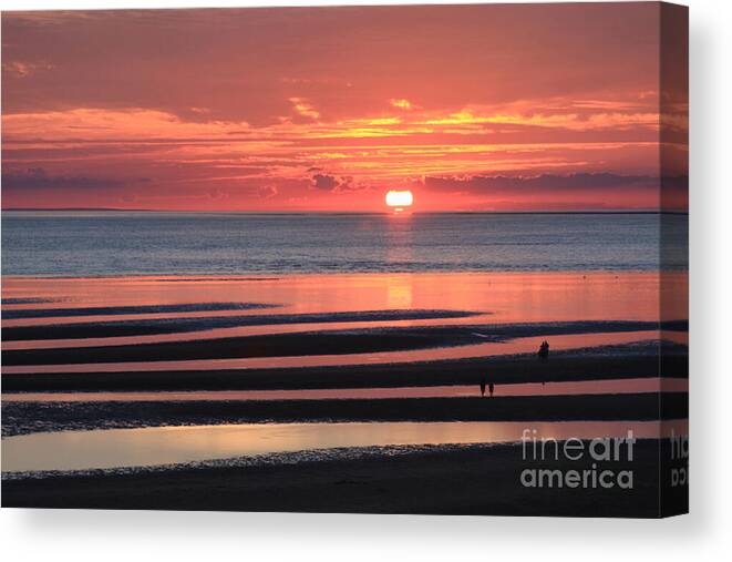 Sunset Canvas Print featuring the photograph Magnificent Sunset by Jayne Carney