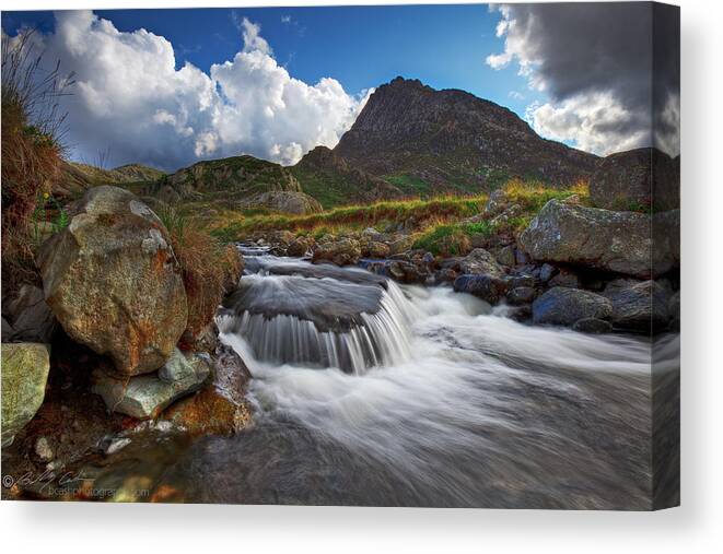 Tryfan Canvas Print featuring the photograph Mighty Tryfan by B Cash